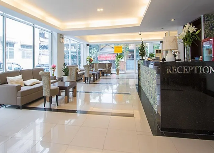Hotel Lee Garden 4*