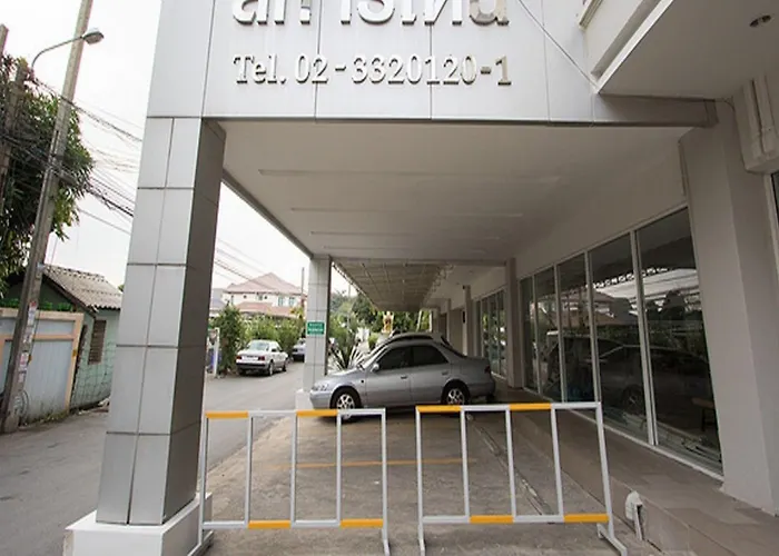 Hotel Lee Garden 4*