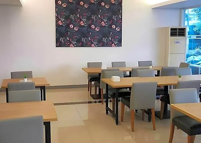 Hotel Lee Garden