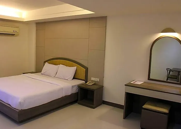 Lee Garden Hotel 4*