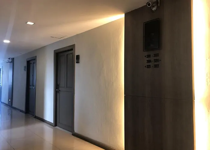 Hotel Lee Garden 4*